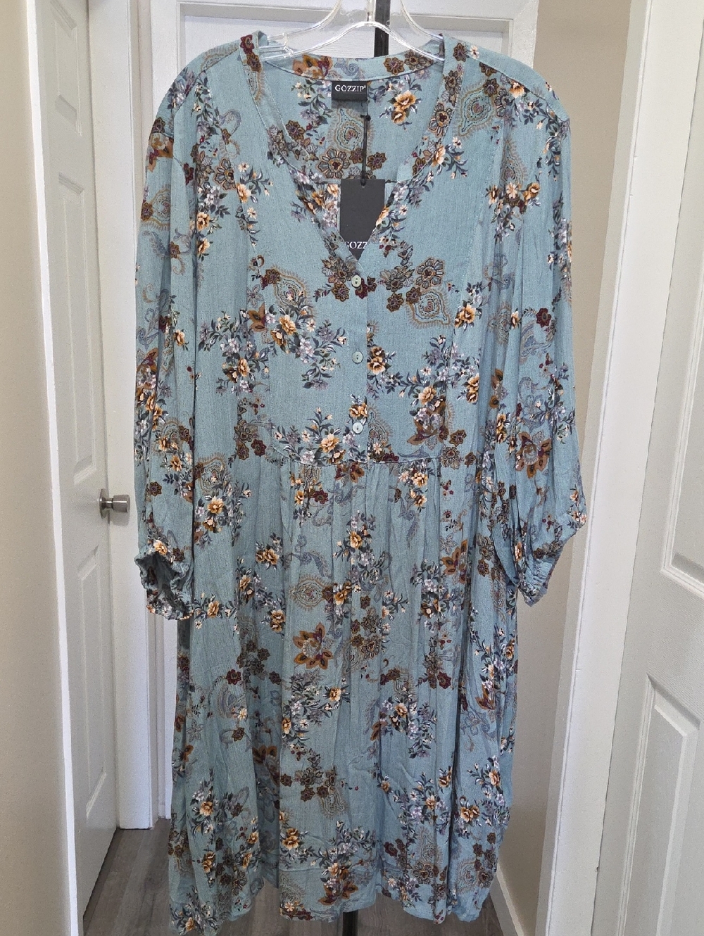 Nwt Gozzip Plus Size Light Blue Floral Midi Swing Dress with Brown Accents